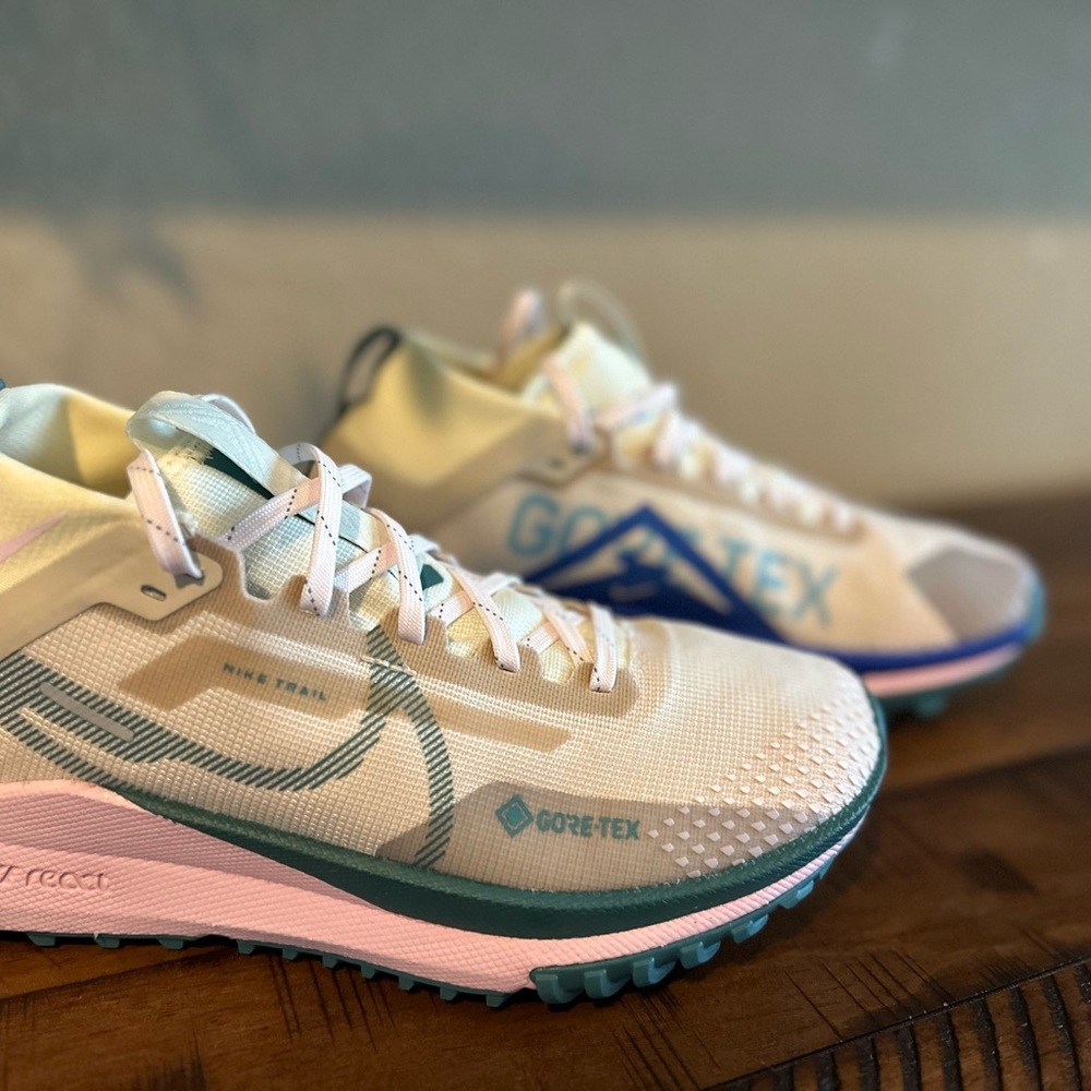 Nike React Pegasus Trail 4 Gore Tex Sandrift Peal Pink